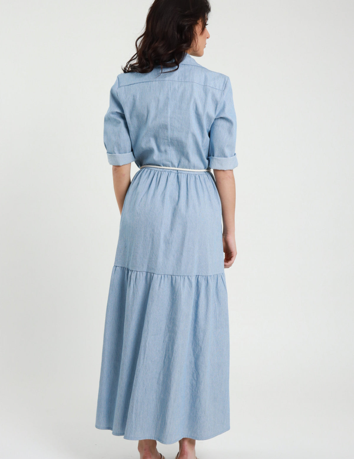 susy-mix-abito-gessato-azzurro-bianco-cotone-dietro.jpg