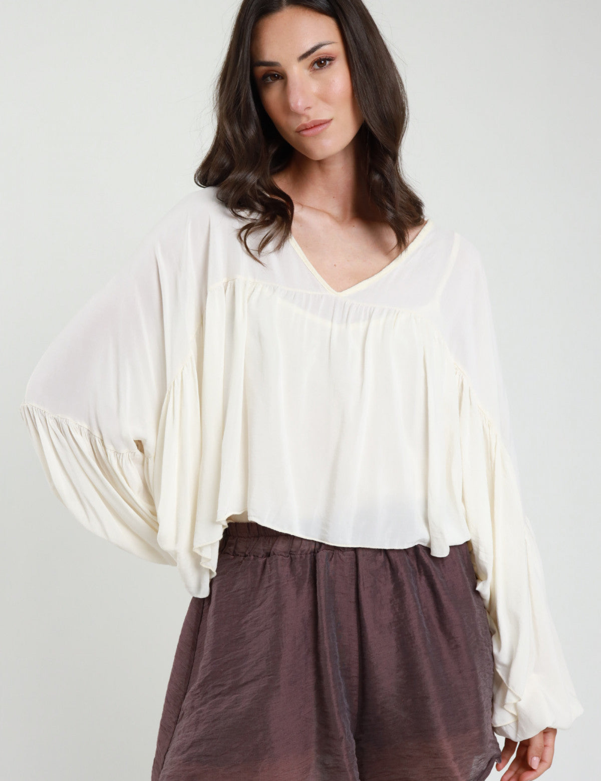 susy-mix-blusa-balza-scollo-v-panna-1.jpg