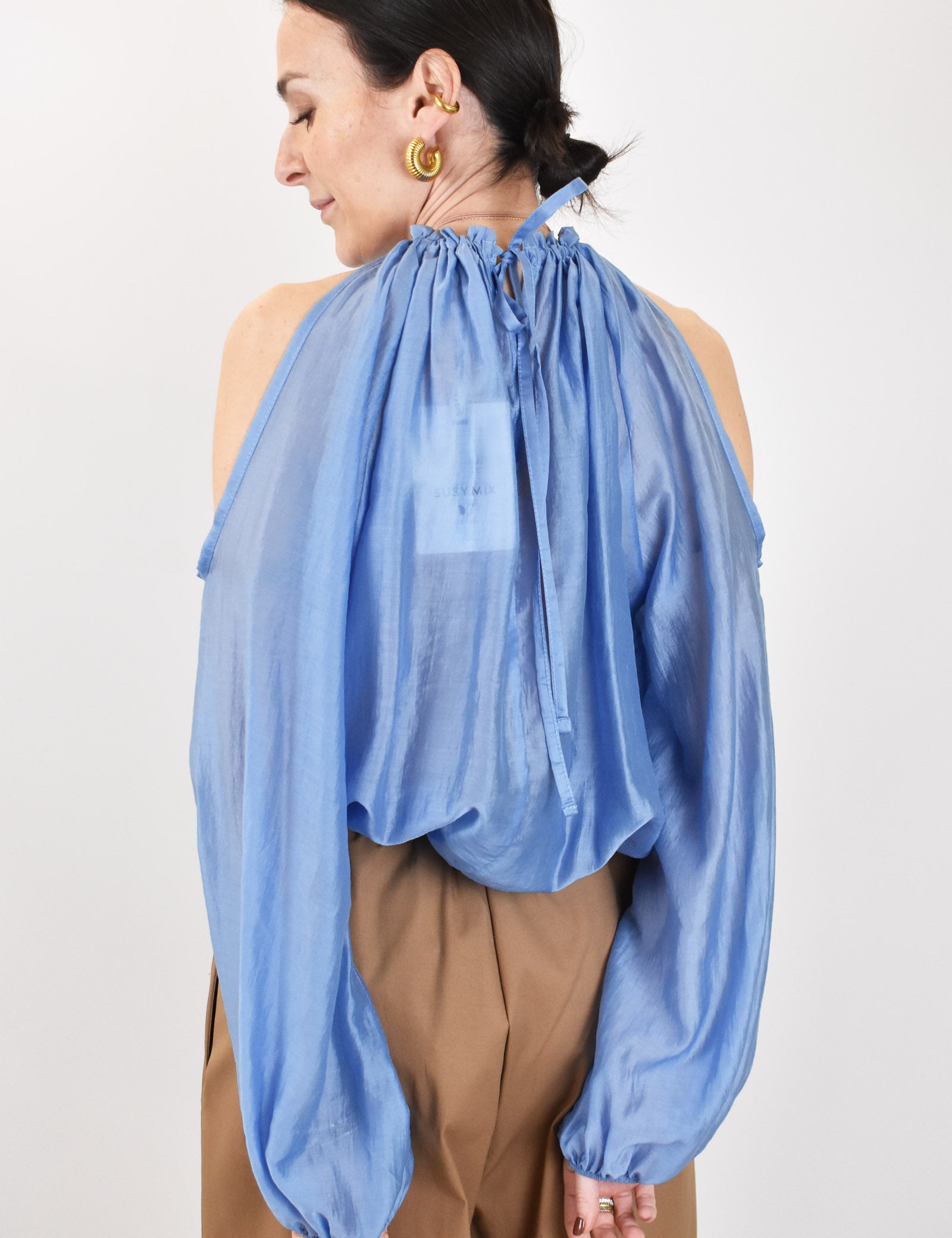 susy-mix-blusa-cut-out-celeste-dietro.jpg