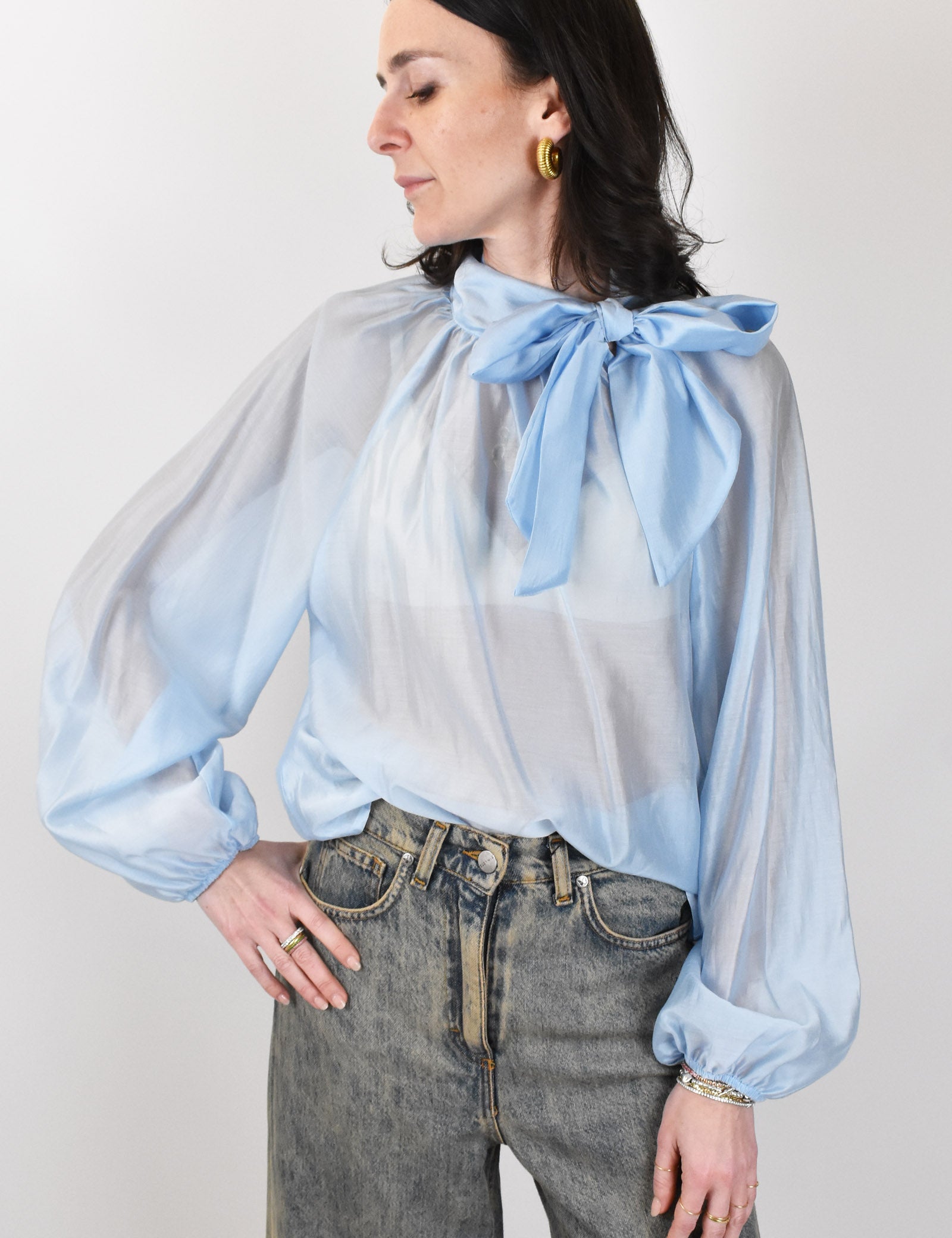 susy-mix-camicia-fiocco-celeste.jpg