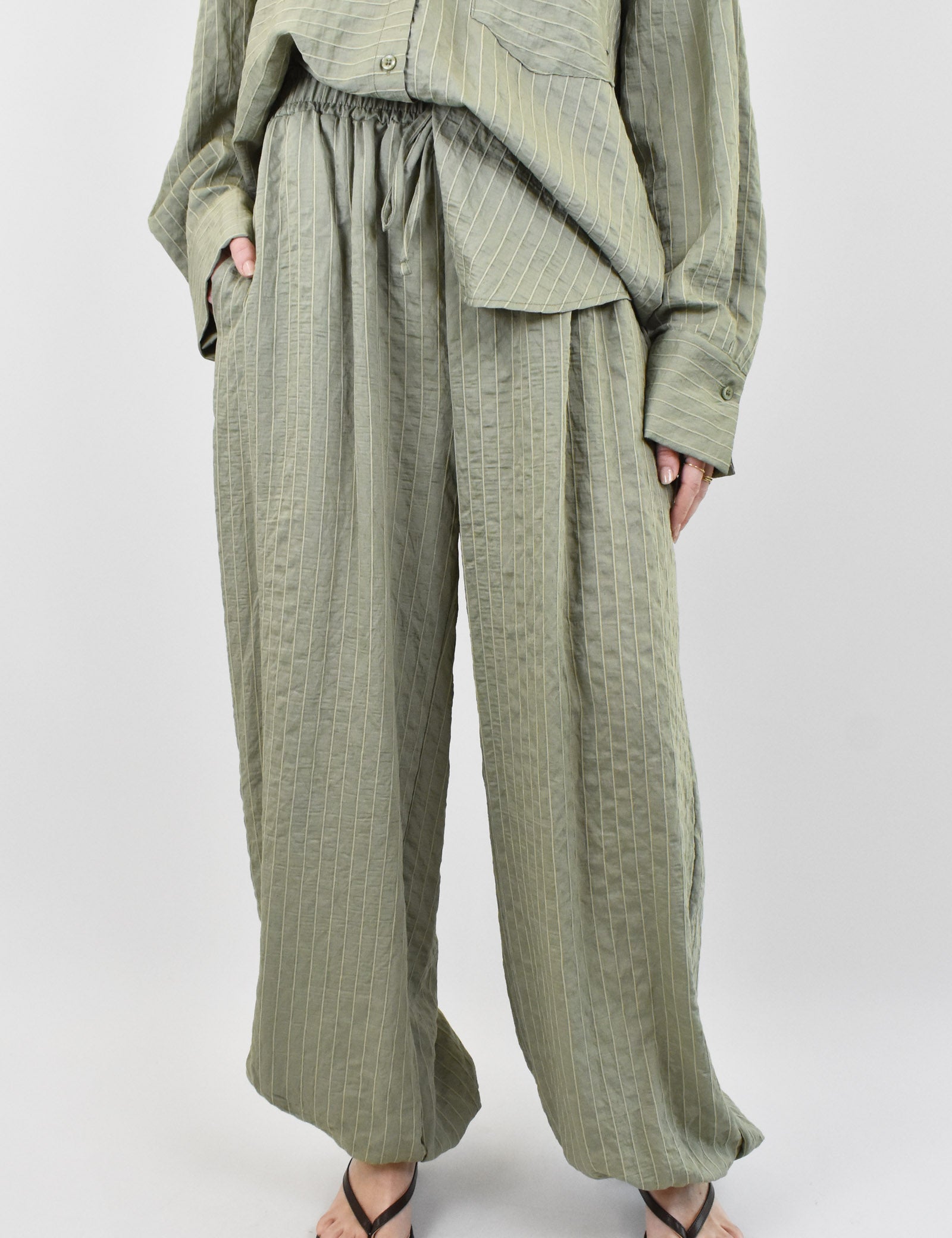 susy-mix-completo-camicia-pantalone-a-righe-verde_b7e2ddc1-b9b6-474d-a2b5-bd0feded2d7a.jpg