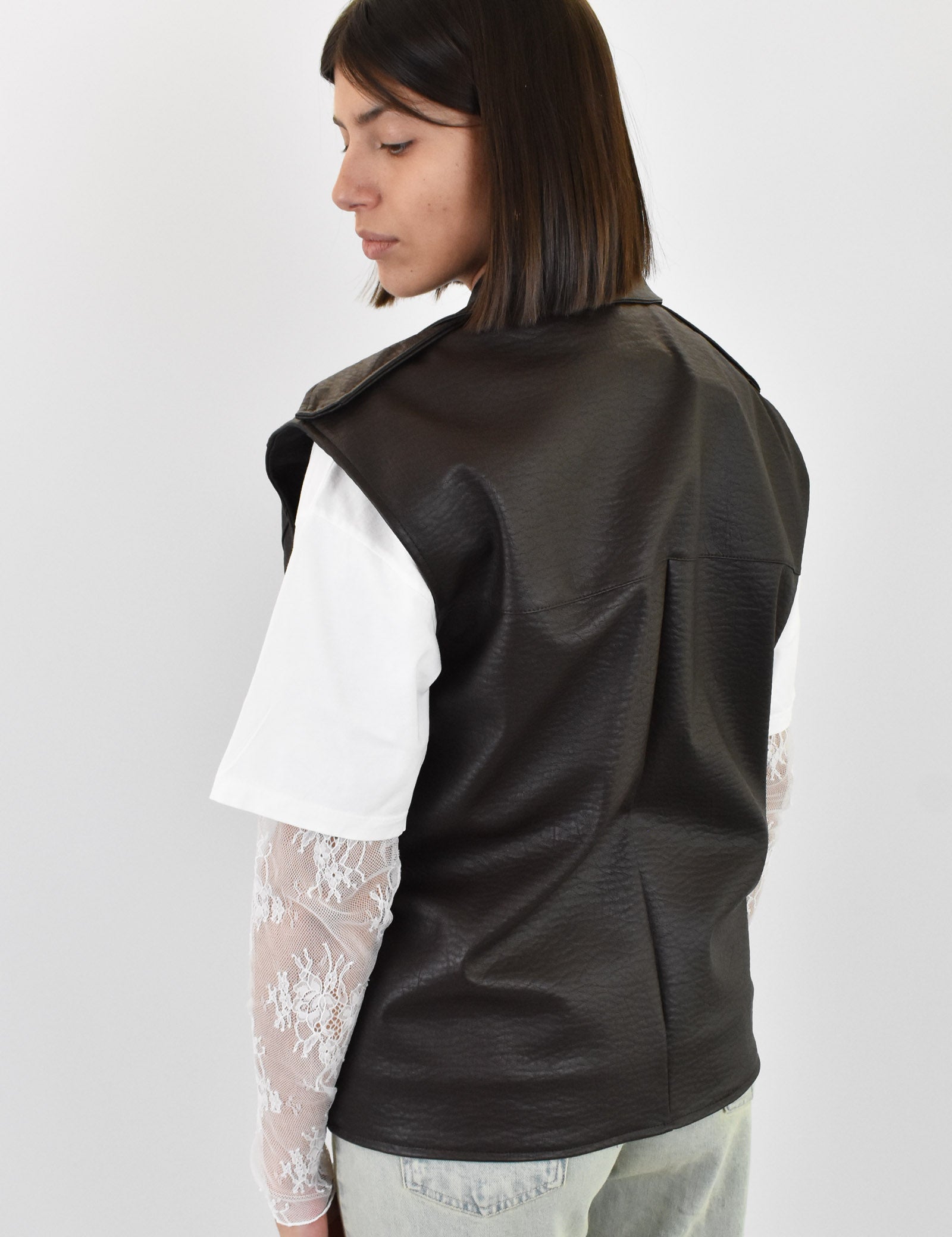 susy-mix-gilet-ecopelle-martellata-nero.jpg