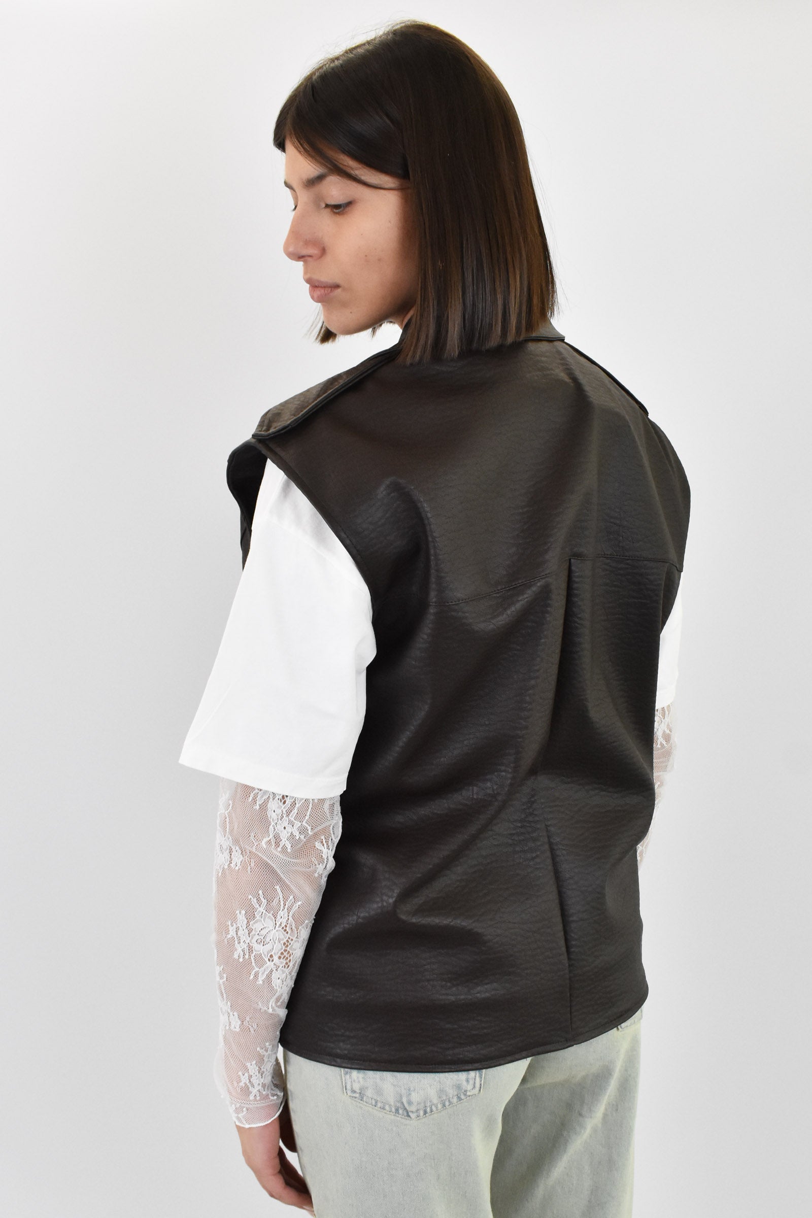 Gilet ecopelle martellata