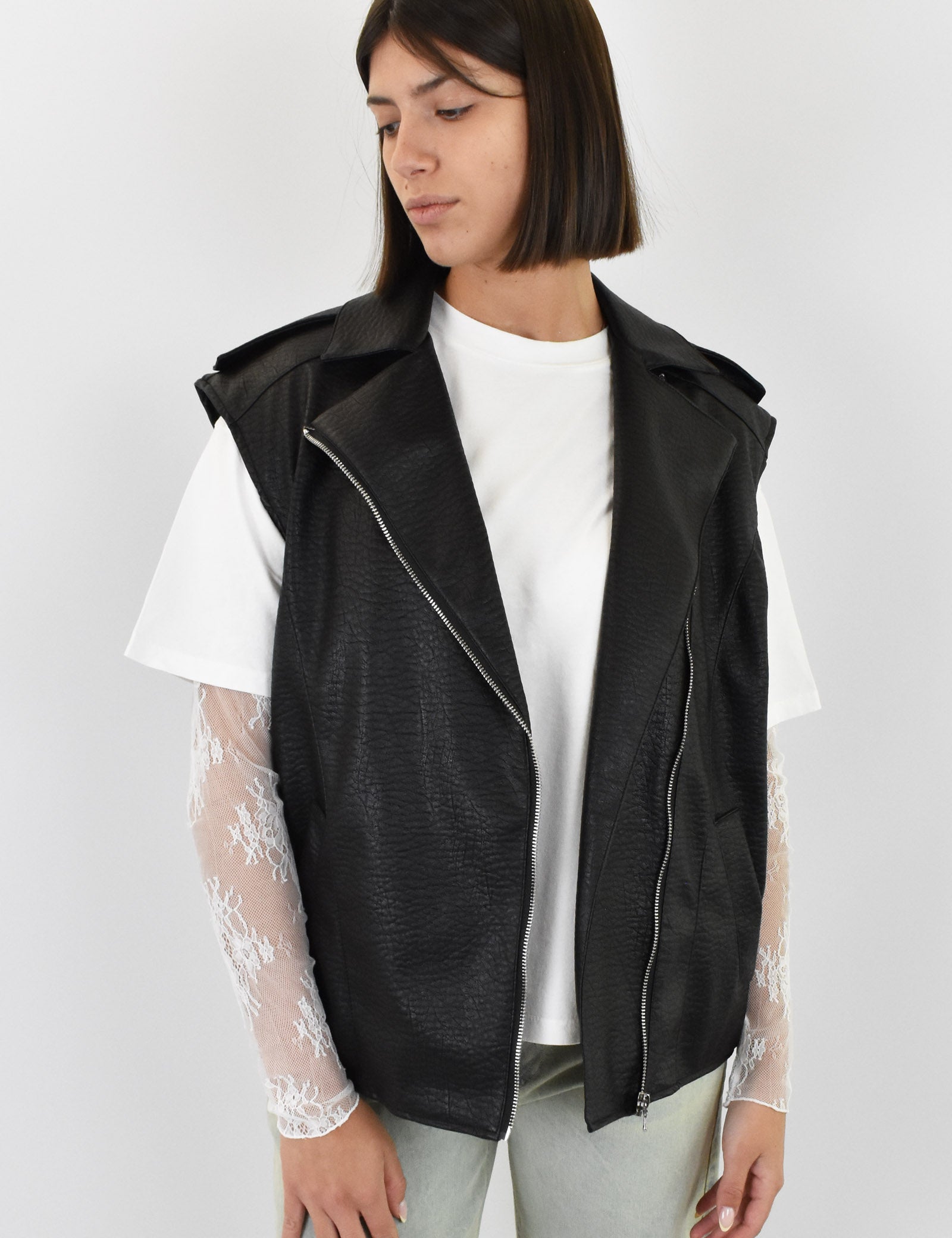 susy-mix-gilet-ecopelle-martellata.jpg