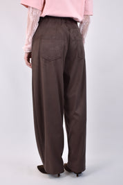 pantalone donna di Susy Mix in tessuto eco dainetto marrone, modello barrell ppp349t311