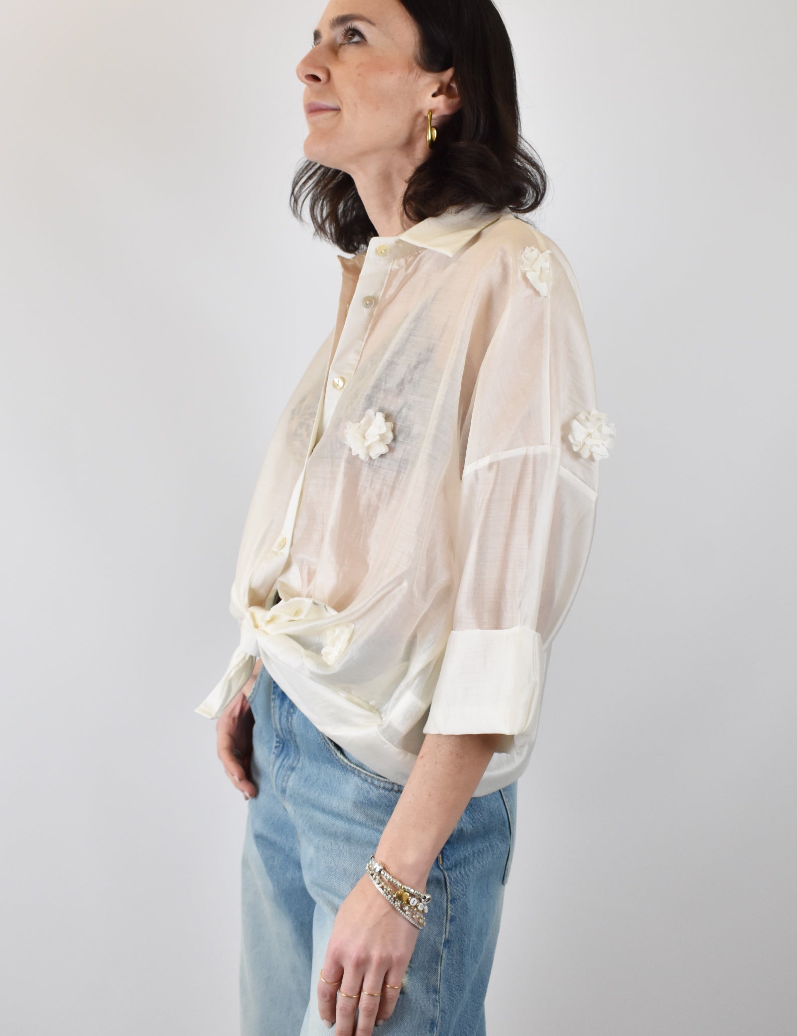 camicia donna in mussola Susy Mix con fiori applicati