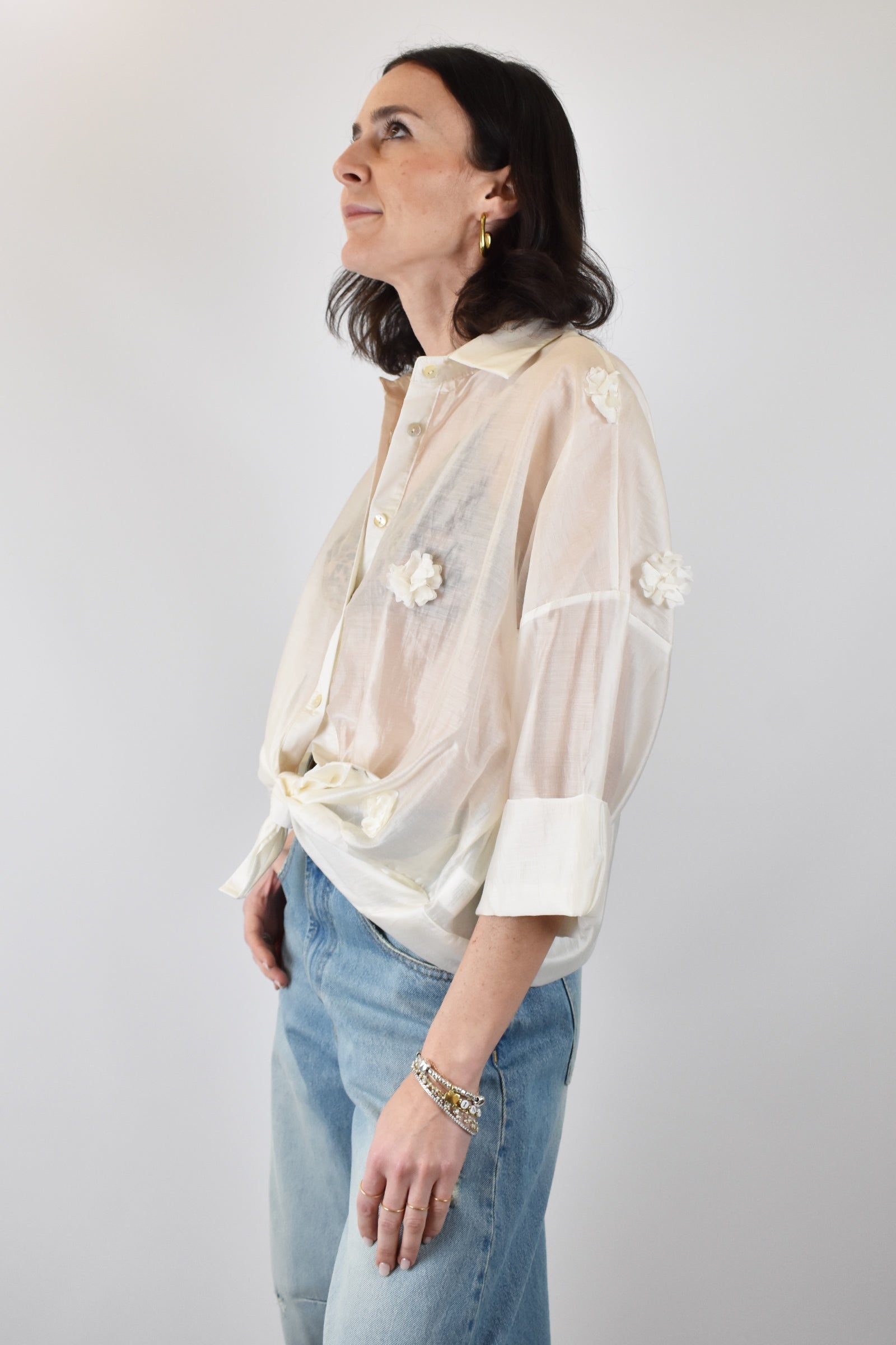 camicia donna in mussola Susy Mix con fiori applicati