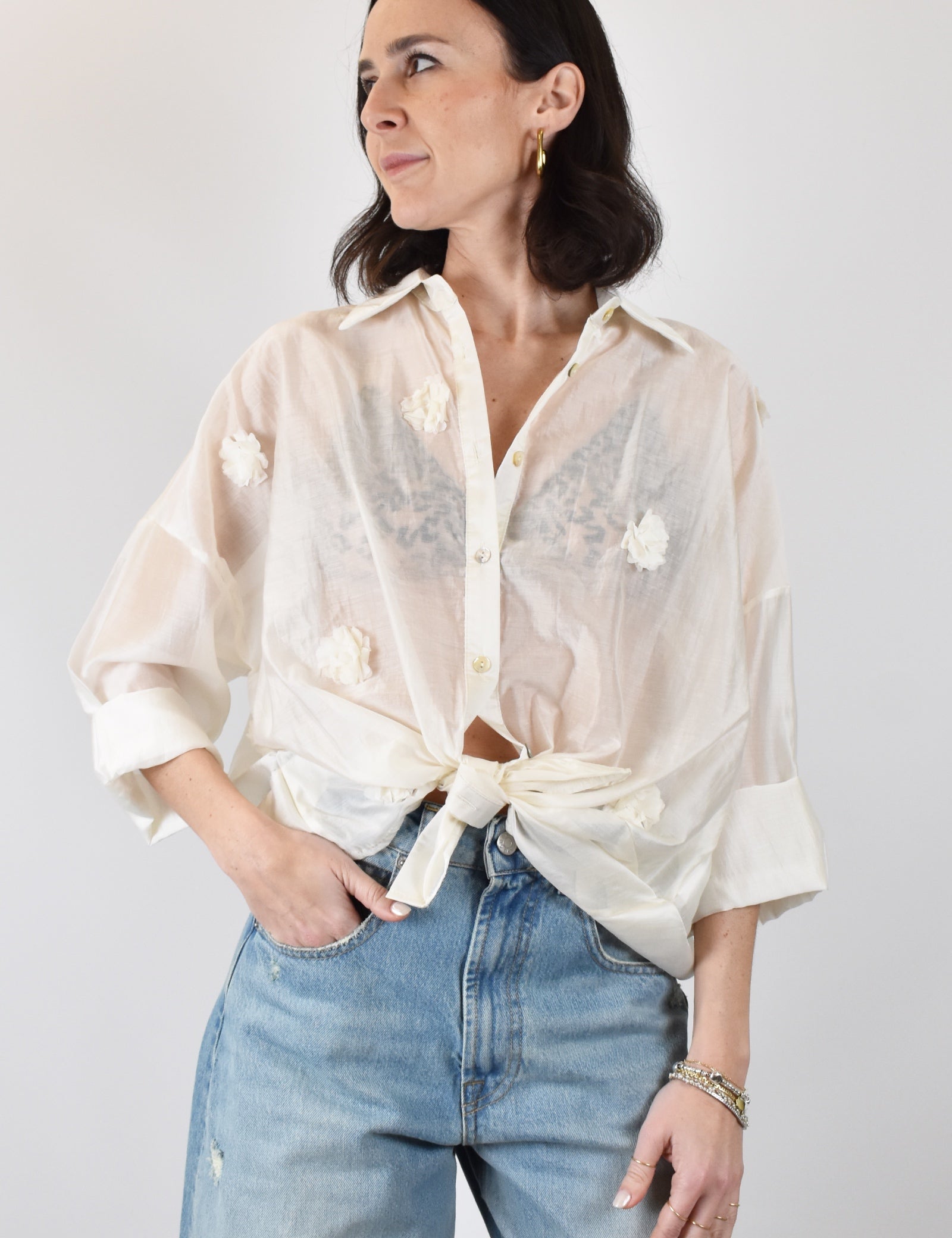 camicia donna in mussola Susy Mix con fiori applicati