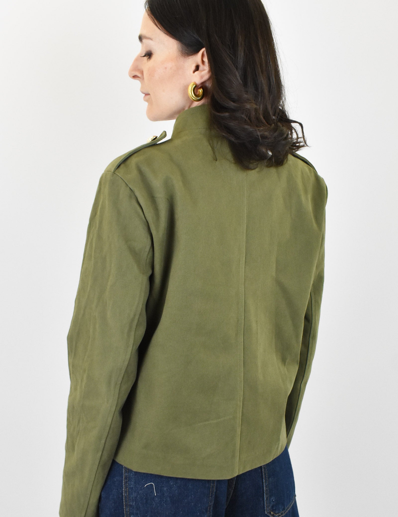 susymix-giacca-militare-bottoni-oro-dietro.jpg