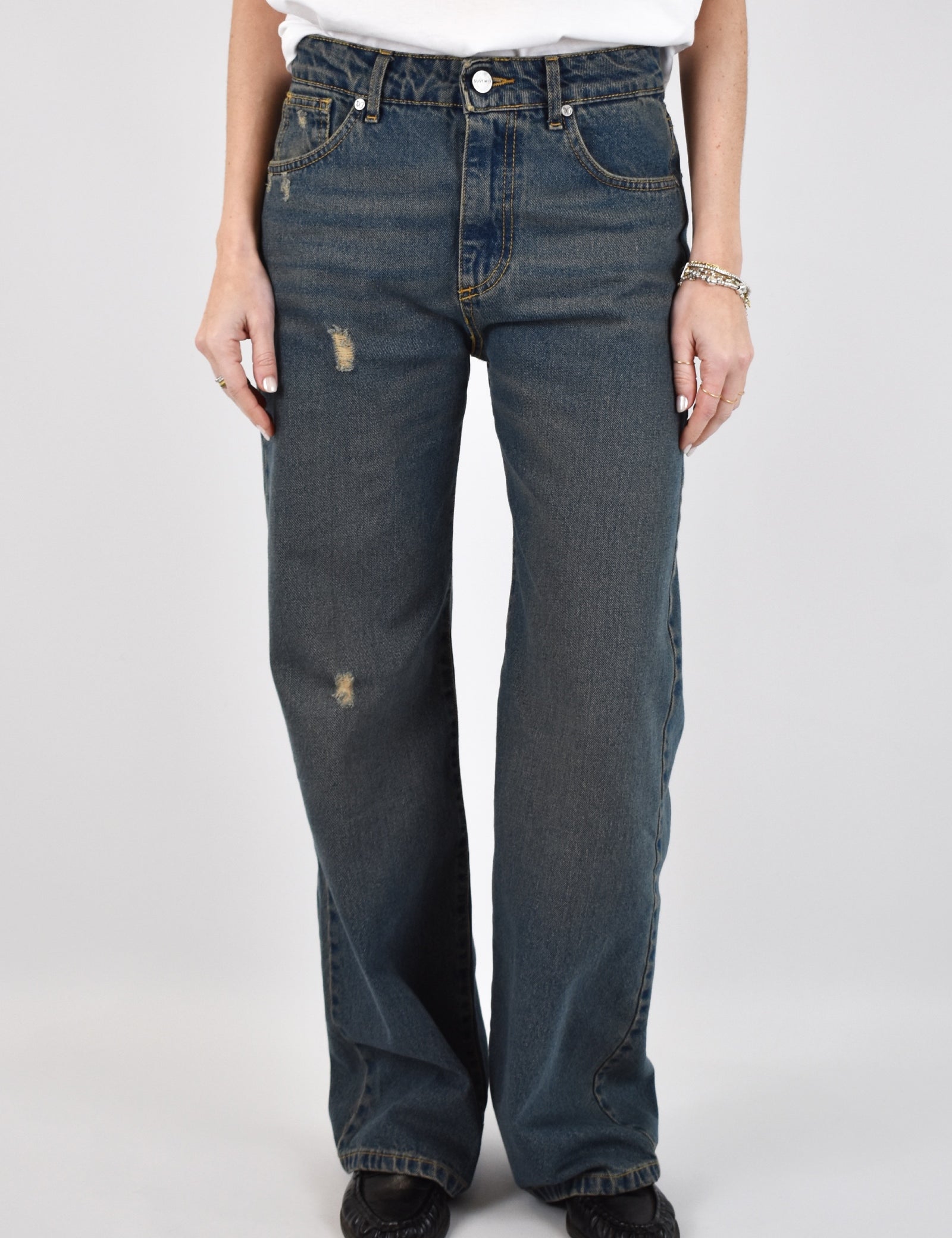 Jeans Susy Mix modello TINA straight leg a vita bassa in denim scuro leggermente invecchiato, casual chic, articolo jwtin88874
