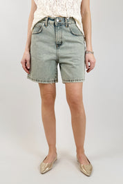 Short jeans