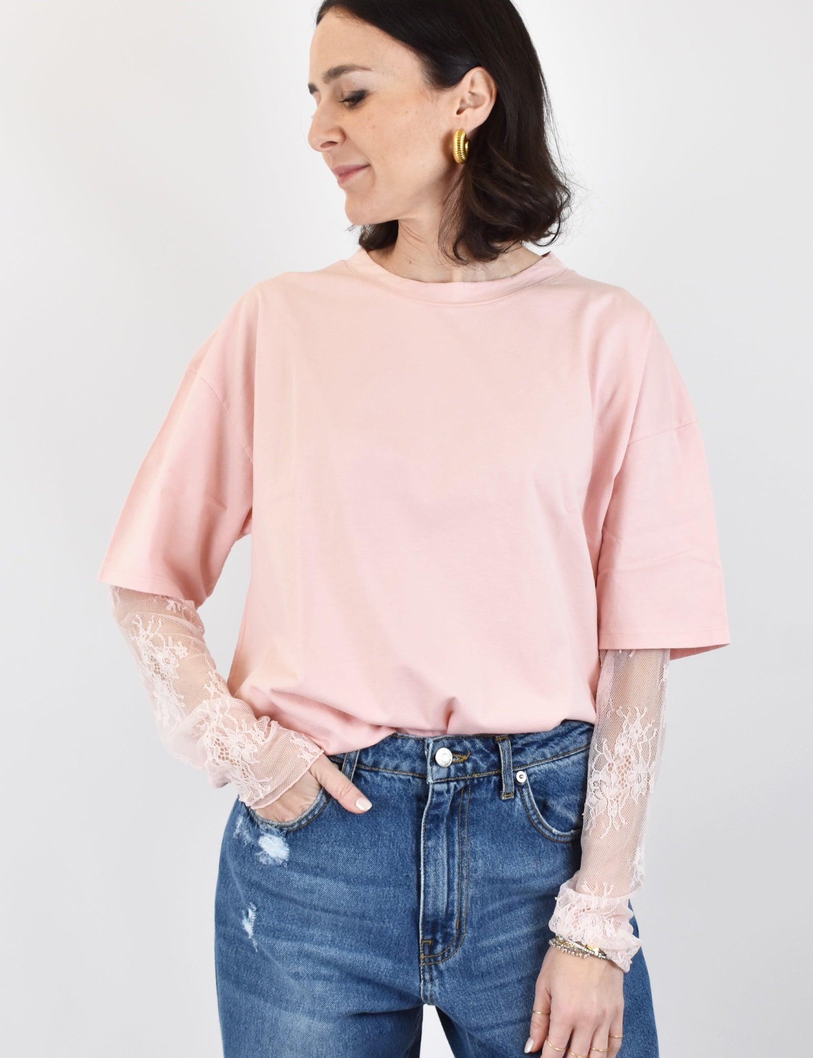 t-shirt in cotone di Susy Mix  con manica in pizzo rosa, modello 11073