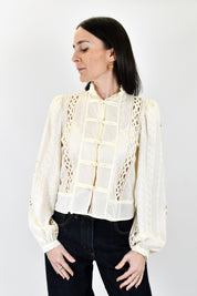 Camicia pizzo e alamari