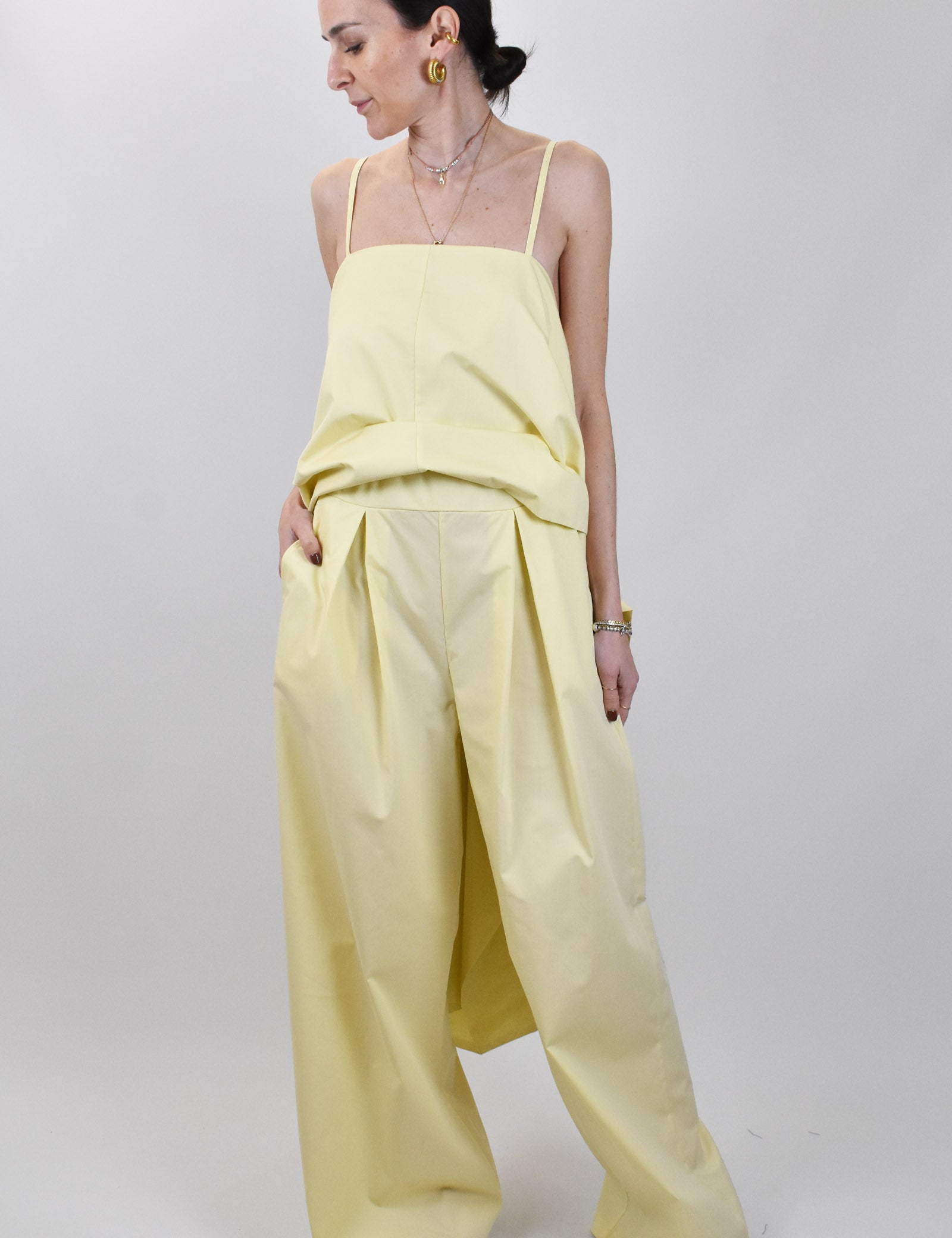 tensione-in-pantalone-giallino-cotone.jpg