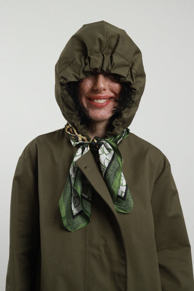 Trench cappuccio e foulard