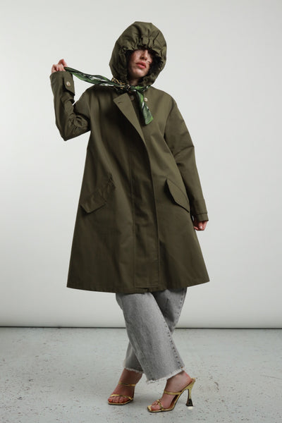 Trench cappuccio e foulard