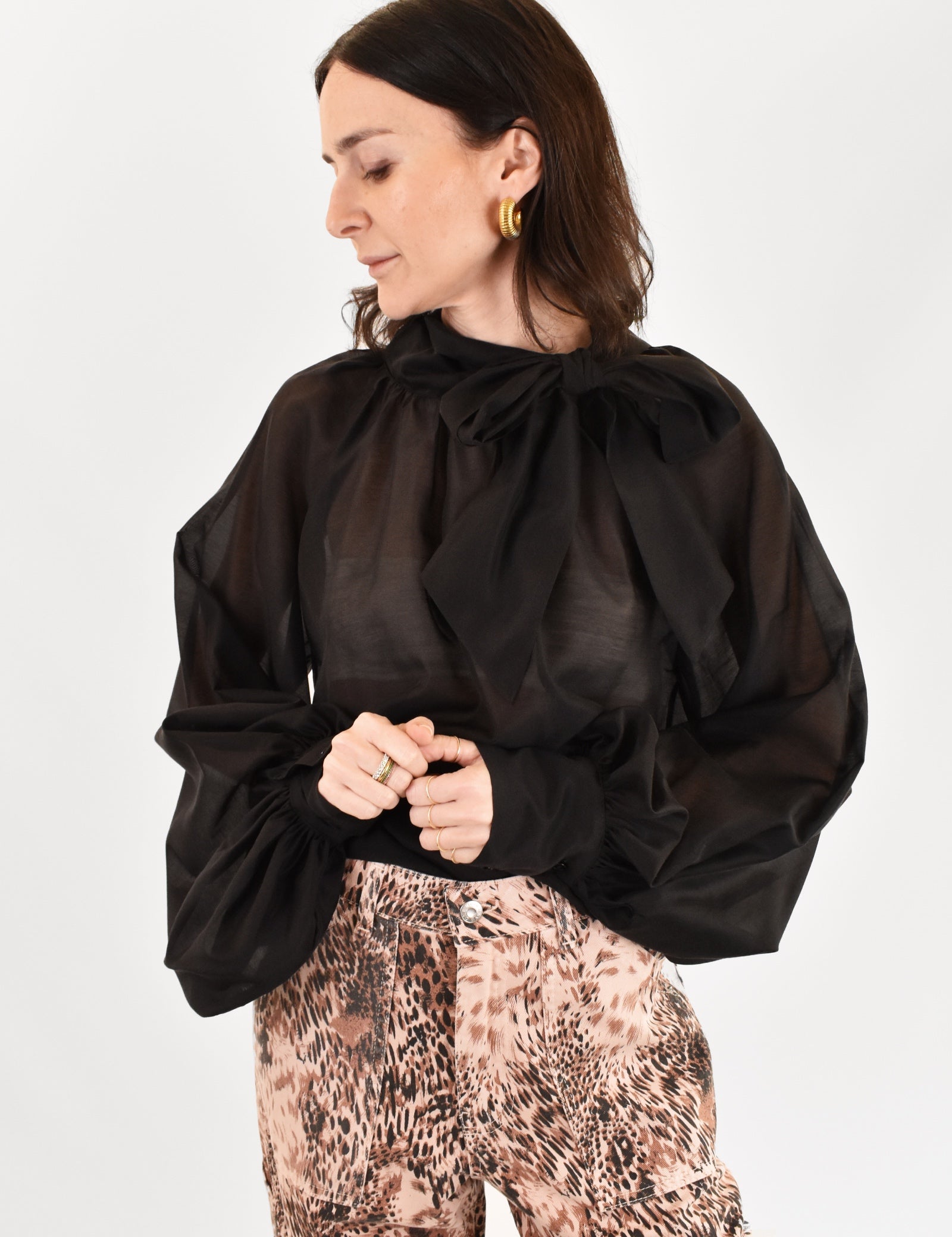 camicia nera con fiocco e maxi manica Vicolo