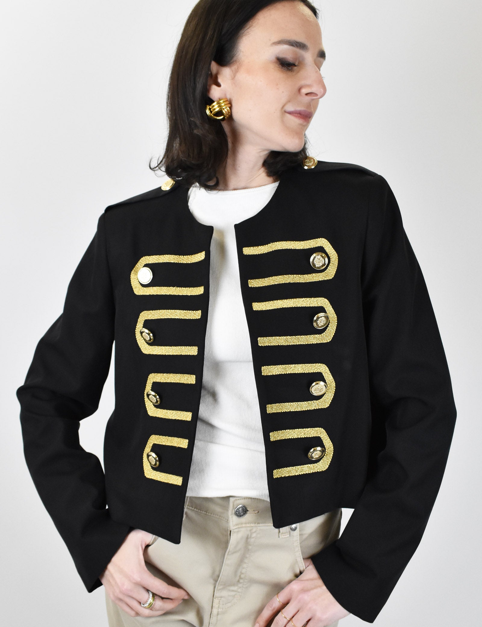 foto di blazer nero modello napoleon di vicolo 
