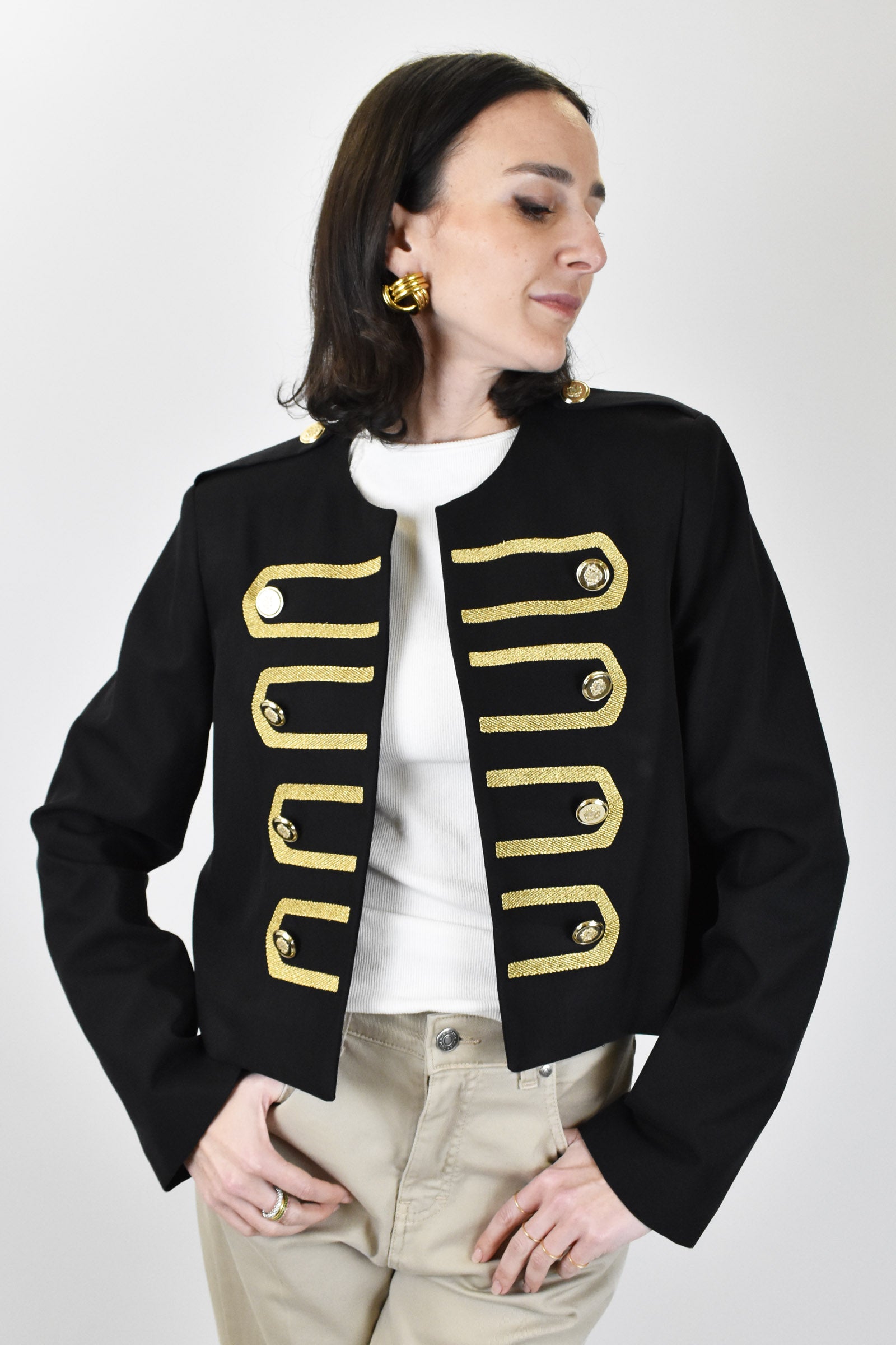 foto di blazer nero modello napoleon di vicolo 