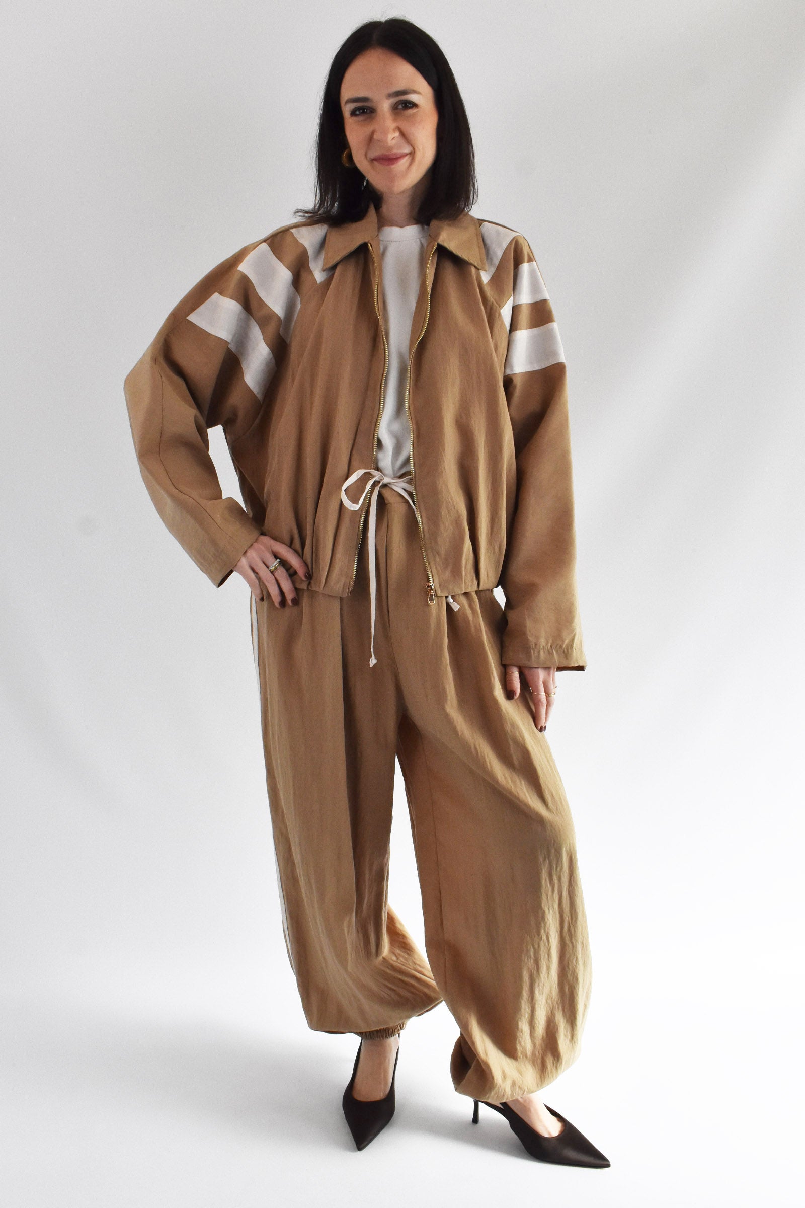 Pantalone jogger con bande