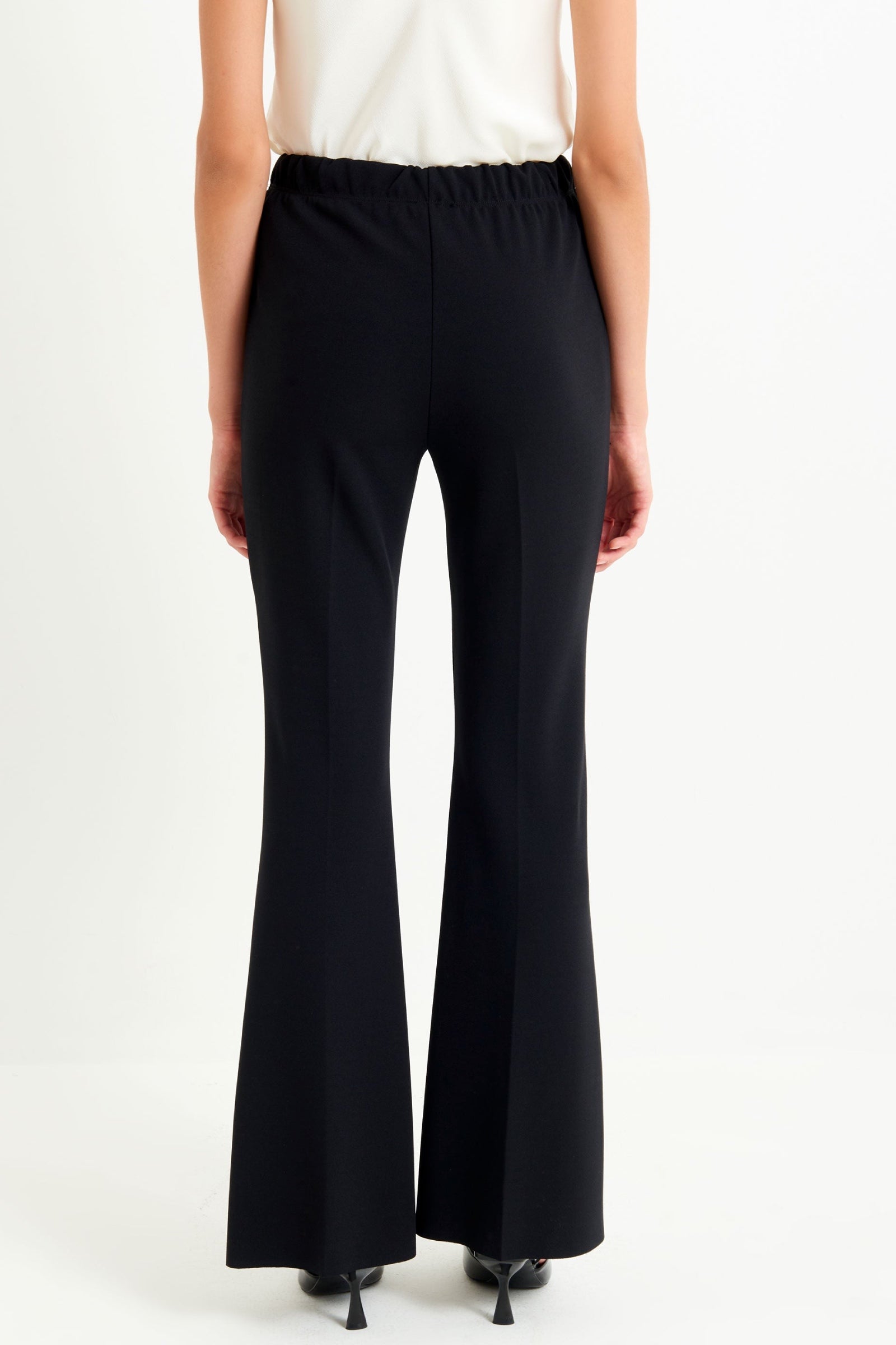 Pantalone flare