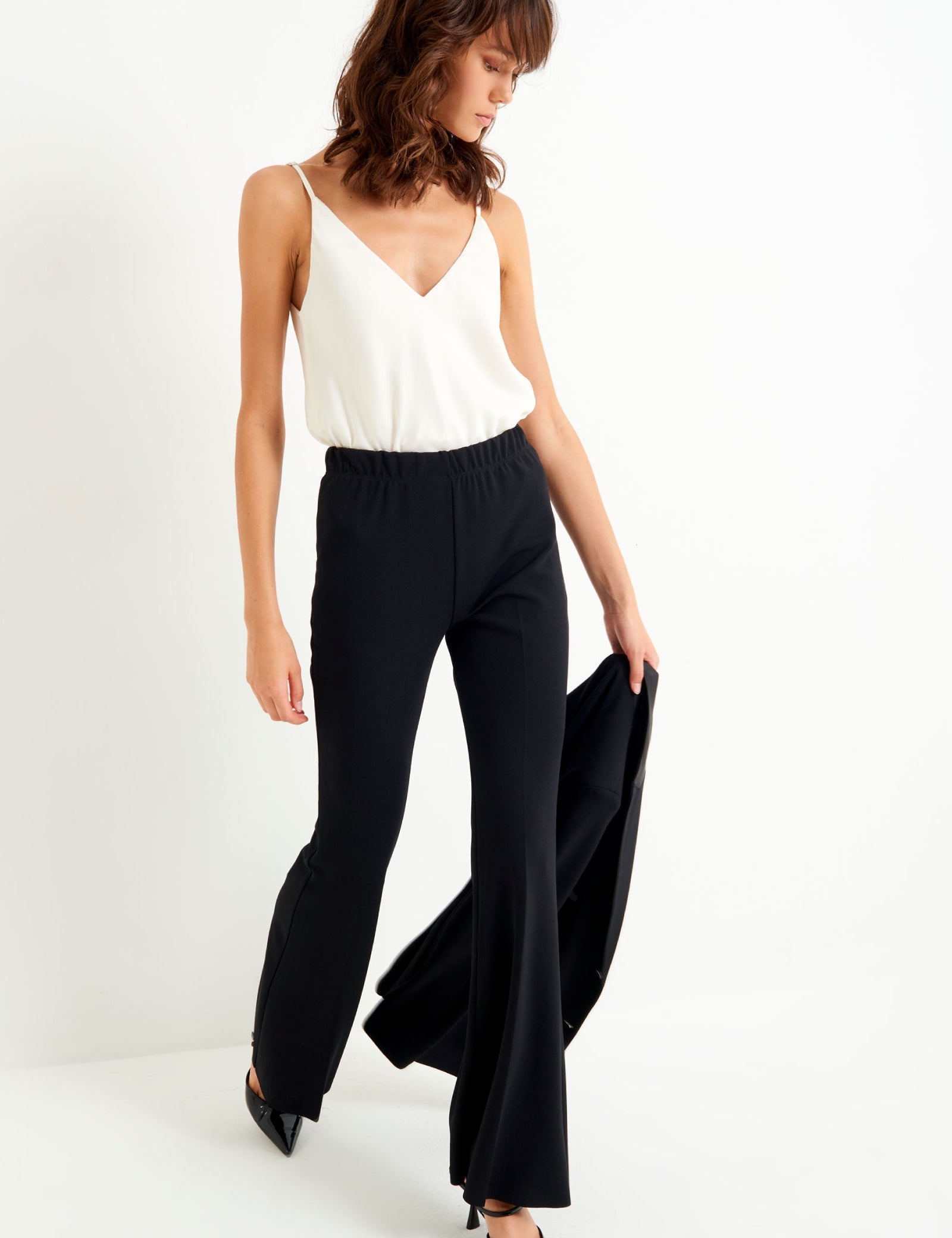 vicolo-pantalone-zampa-nero-elastico-in-vita-2_c57e966c-c0af-4f3b-854b-f2a30dae491e.jpg