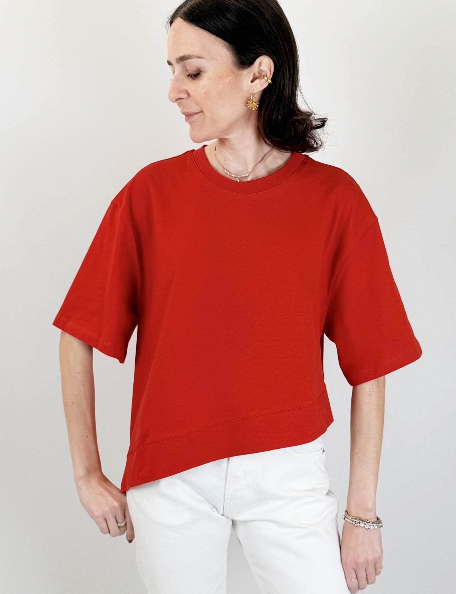 vicolo-t-shirt-asimmetrica-rosso.jpg